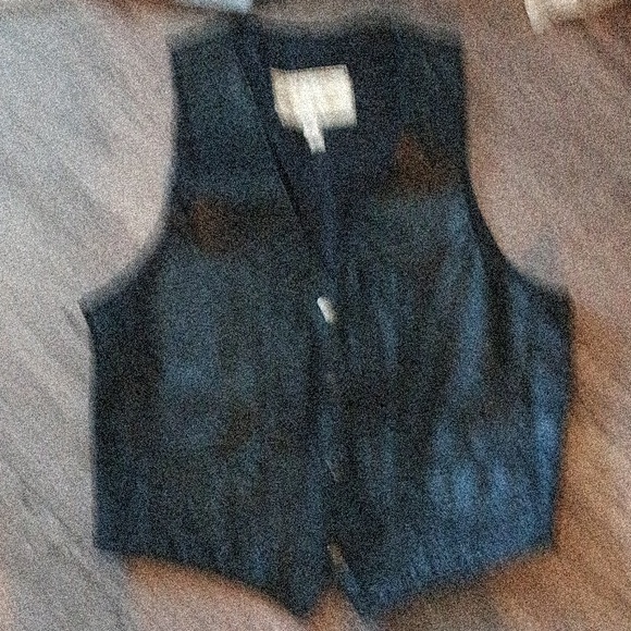 Men's large snap front leather vest - Picture 1 of 3